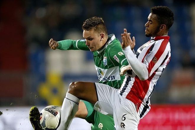 内马尔的立 内马尔的立